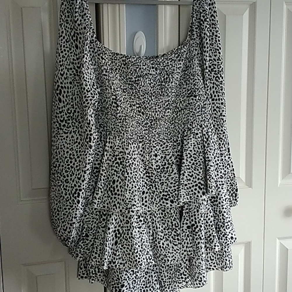 Simplee Plus Step Into Romper Abstract Animal Print 3X - Picture 8 of 12